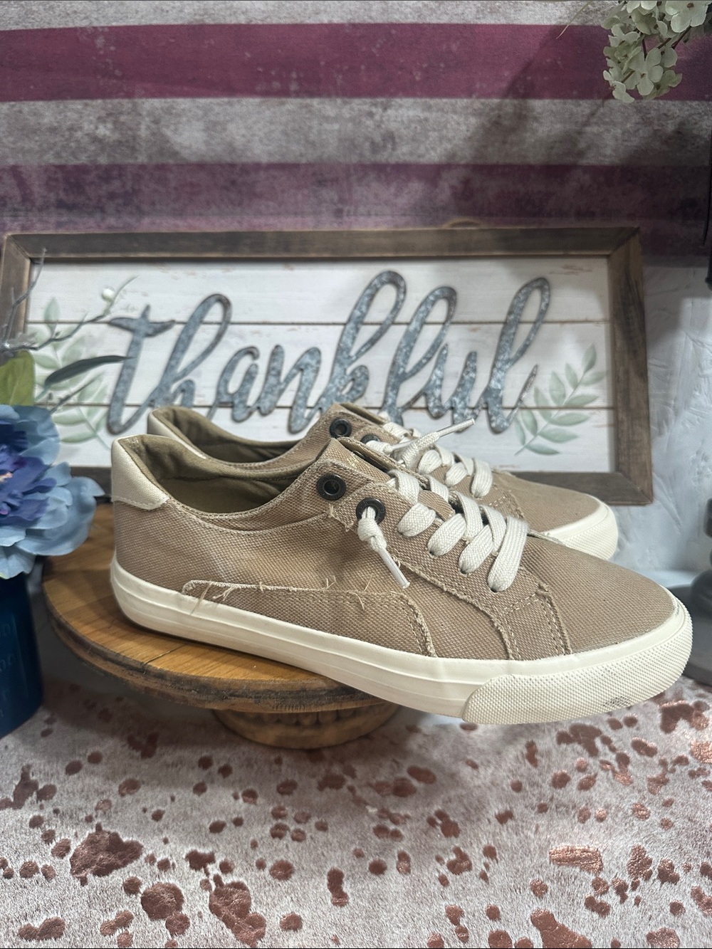 NWOT Blowfish Beige Canvas Low-Top Sneakers with Cream Accents